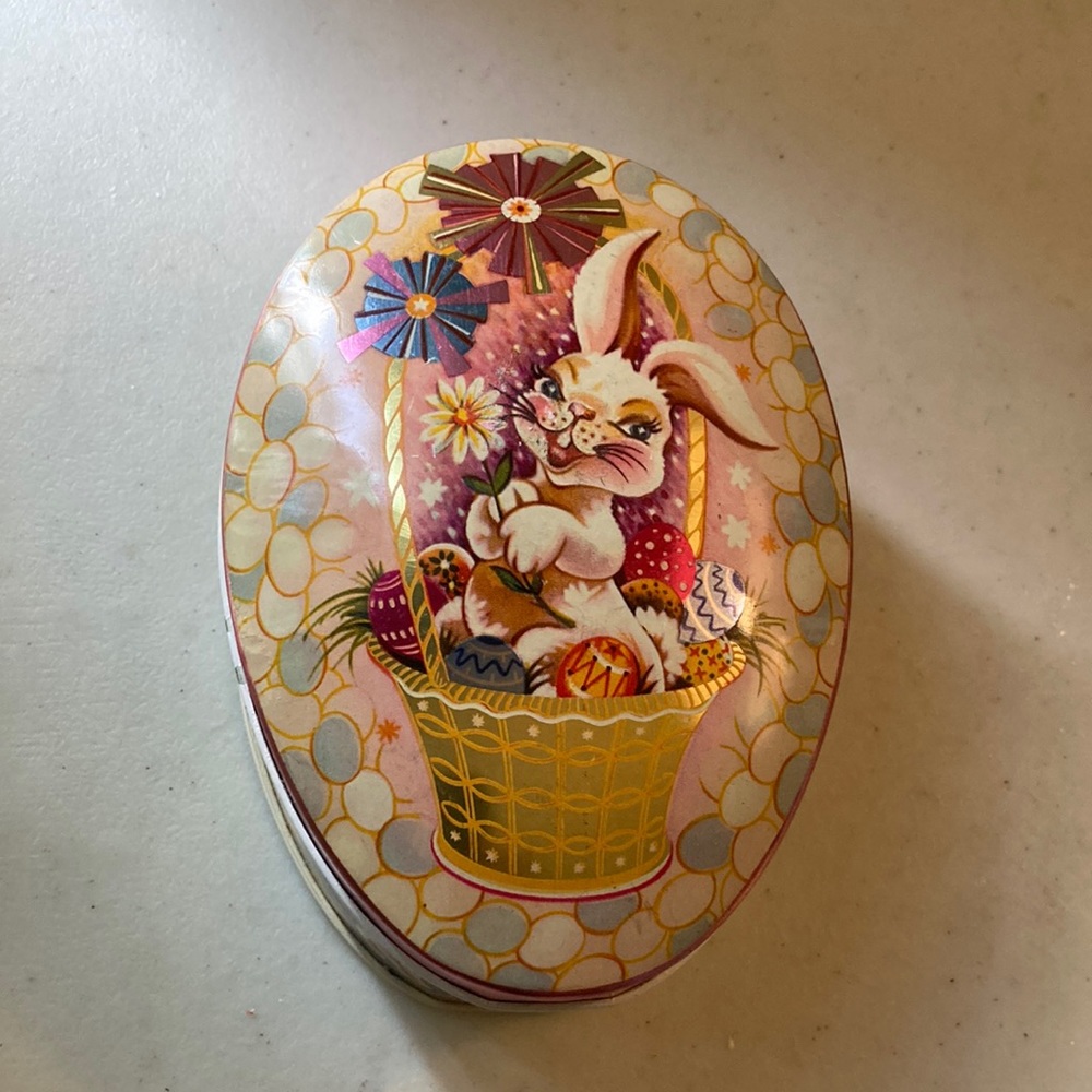 Egg Shaped Easter Baret Ware Container Tin Made In England